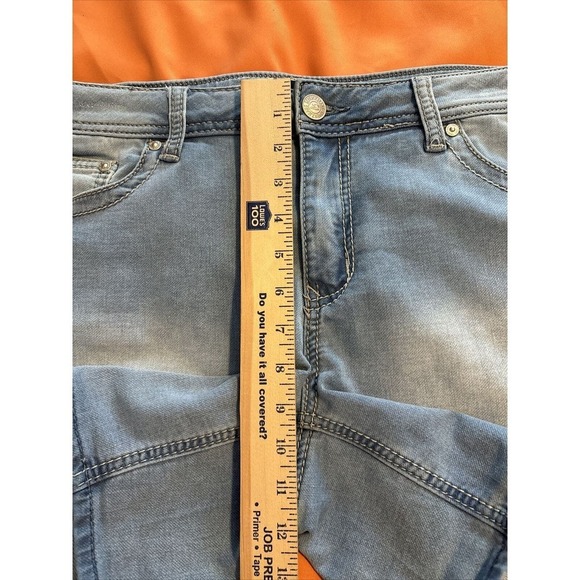 Authentic SEVEN 7 Women’s Shorts Size 14 Distressed Pocket Inseam 6” Mid-Rise - Picture 10 of 10